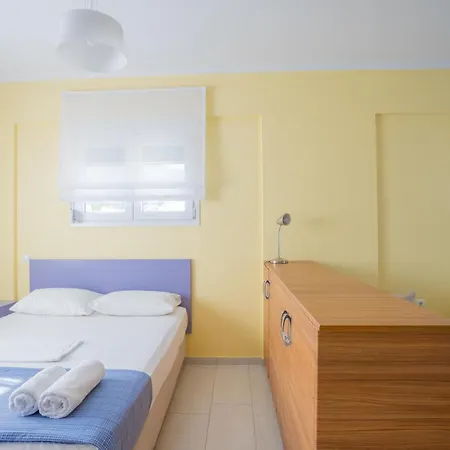 Apart-hotel Lefkothea 3*