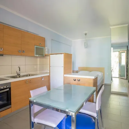 Apart-hotel Lefkothea