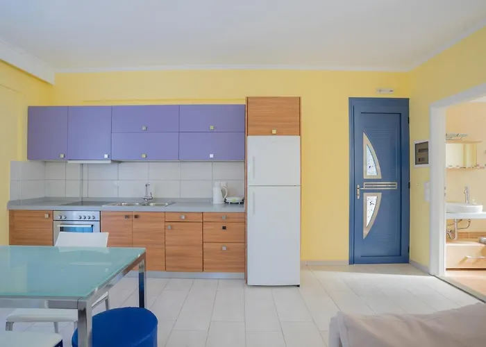 Lefkothea 3* نِكيانا