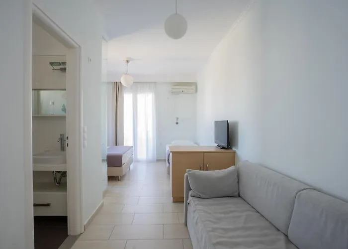 Lefkothea نِكيانا