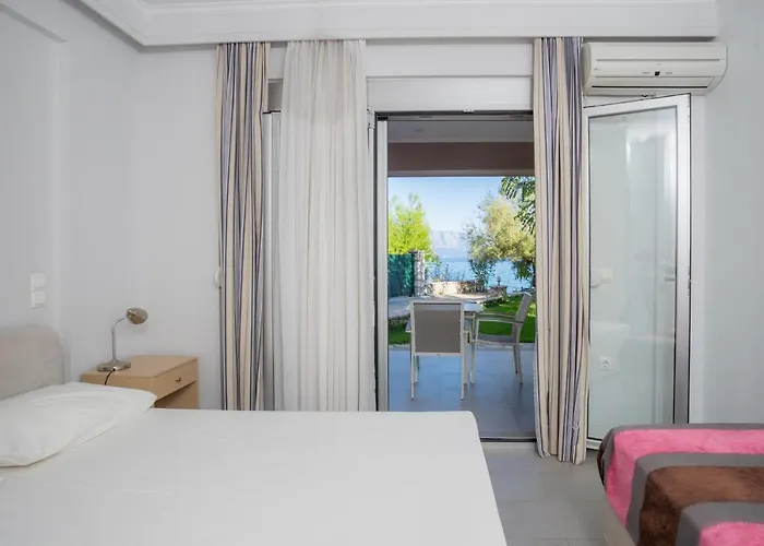 Lefkothea نِكيانا