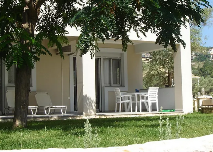 Lefkothea نِكيانا